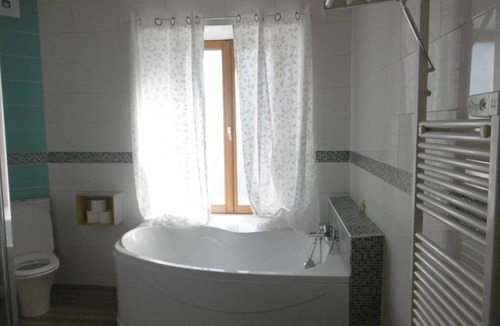 Chateauneuf-la-Foret Bed & Breakfast | Le Chat Qui Peche B&B