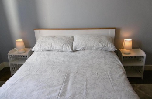 Chateauneuf-la-Foret Apartment | Le Chat Qui Peche Apartment