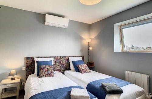 Bayeux House | Le Chat Qui Veille