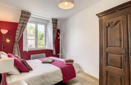 Bayeux House | Le Chat Qui Veille