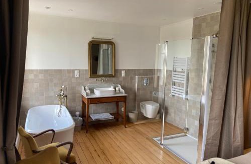 Monthureux-le-Sec House | LE CHATEAU DE MONTHUREUX LE SEC