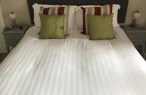 New Forest District Bed & Breakfast | Le Chateau