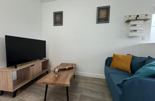 Saint-Junien Apartment | Le Checkpoint, cosy avec parking