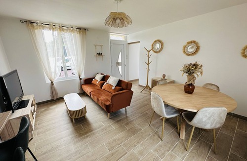 Woignarue House | Le Chevalier Gambette