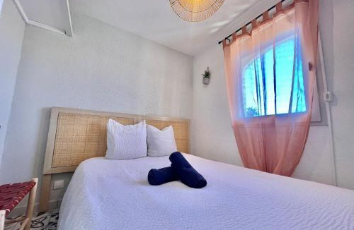 Saint-Cyprien Plage Apartment | Le chic, Appartement Bord De Mer
