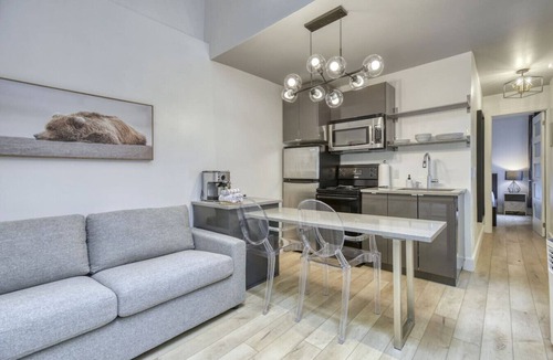 Mont-Tremblant Pedestrian Village Apartment | Le Chic Cabriolet: Cozy Ski Condo 300m to Lifts!