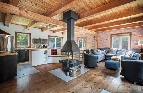 Morin Heights House | Le Chic Montagnard - Chalet avec SPA et piscine