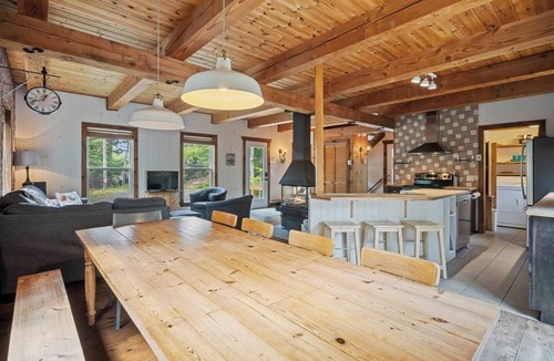 Morin Heights House | Le Chic Montagnard - Chalet avec SPA et piscine