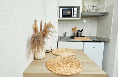 Hopitaux-Facultes Apartment | Le Chic Urbain *Hospitals/Faculty* Free parking