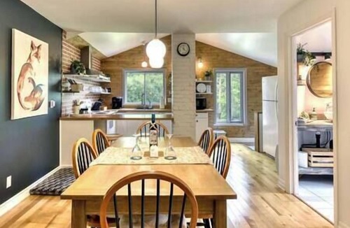 Brebeuf Ski Chalet | Le Chickadee: Hot Tub, River Beach, Relax & Escape