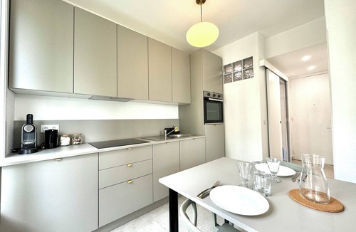 Quartier Exposition-Bajatiere Apartment | Le City/Downtown/Trams