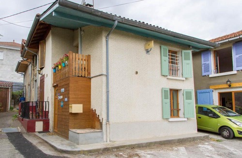 Renage Apartment | Le clocher de Léonie