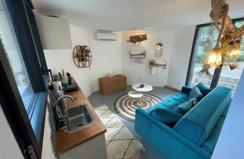 Saint-Martin-de-Londres Apartment | Le Clos des Elfes