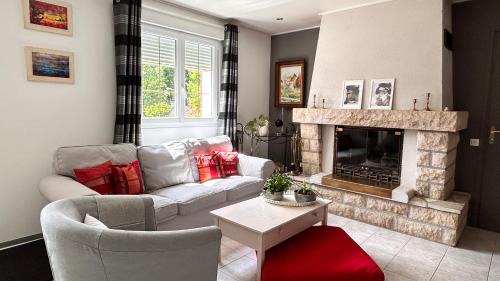 Lavenay House | Le Clos de l'Autel