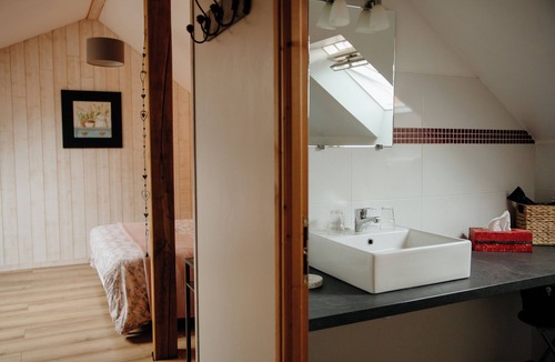 Goven House | Le Clos de la Roche is located 19 kms south of Rennes, Chambre Bretillienne