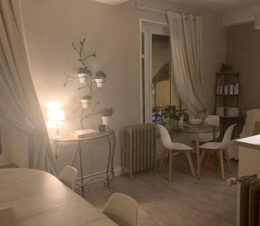 La Tour-du-Pin Bed & Breakfast | Le Clos de la tour