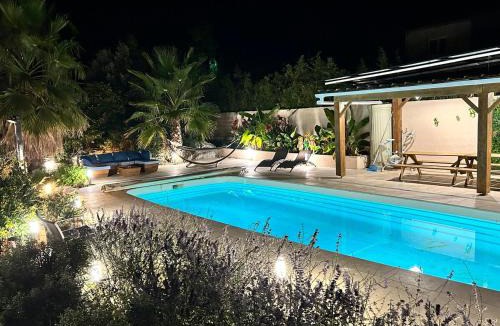 Cuxac-dʼAude Villa | "Le Clos de Pierres" Grande Maison 28 Pers Sauna Spa Piscine Pétanque