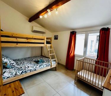 Cuxac-dʼAude Villa | "Le Clos de Pierres" Grande Maison 28 Pers Sauna Spa Piscine Pétanque