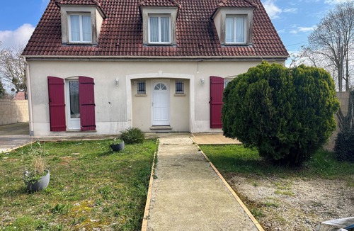 Precy-sur-Marne House | Le clos de Précy- House 132 m² 10 pers Private garden Quiet 20 min Disneyland