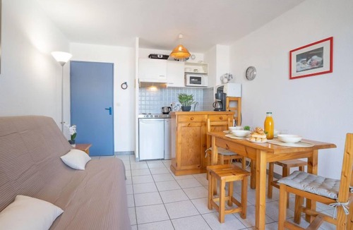 Saint-Cyprien Plage Apartment | Le Clos de St Cyprien by Interhome