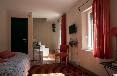 Simiane-la-Rotonde Bed & Breakfast | Le Clos des Amandiers