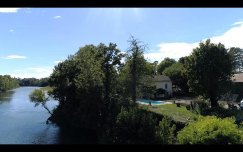 Charnoz-sur-Ain Bed & Breakfast | Le clos des berges de l'Ain