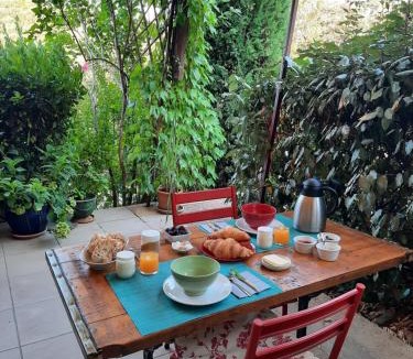 Lagarde Pareol Bed & Breakfast | Le Clos des Chênes