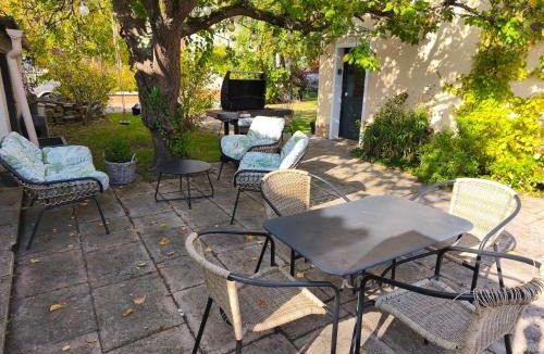 Saint-Aubin-Les-Elbeuf Apartment | Le Clos des Feugrais - Calme & Confort