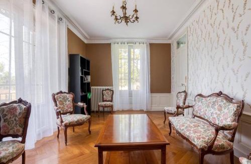 Jassans-Riottier House | Le Clos des Pervenches