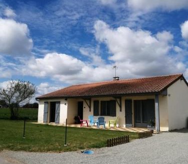 Usson-du-Poitou House | Le clos des vaches
