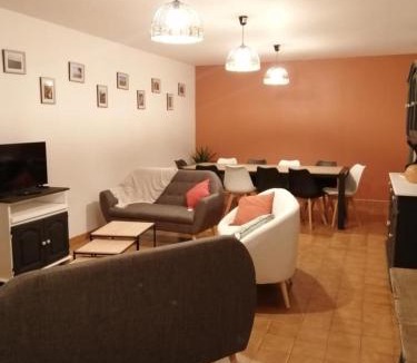 Usson-du-Poitou House | Le clos des vaches