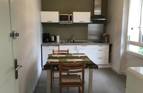Brive-la-Gaillarde Apartment | Le Clos Doménat 2