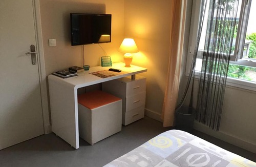 Brive-la-Gaillarde Apartment | Le Clos Doménat 2