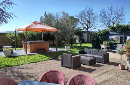 Saint-Germain-sur-l'Arbresle Bed & Breakfast | Le Clos du Cher en Beaujolais