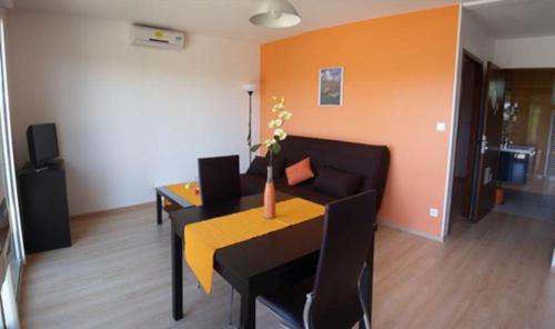 Saint-Simon-de-Bordes Apartment | Le Clos Du Champ De L'amour