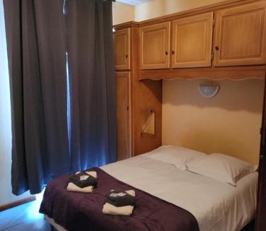 Bourg-de-Thizy Hotel | Le Clos Fleuri