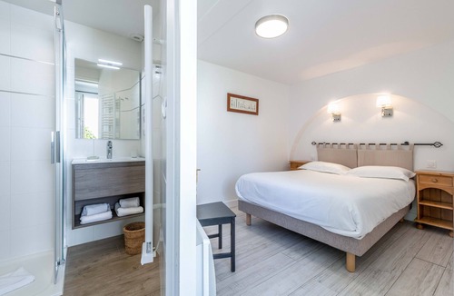 Le Palais Hotel | Le Clos Fleuri