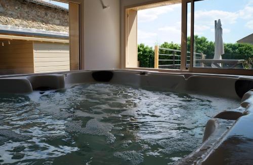 Rives de l'Yon House | Le Clos des Prés Piscine et Spa