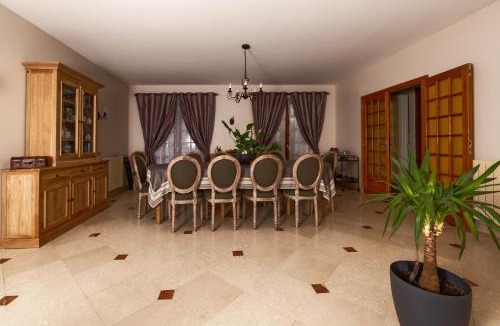 Medan Bed & Breakfast | Le Clos Magedon