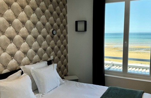 Saint-Regnobert-de-la-Cote-de-Nacre Hotel | Le Clos Normand