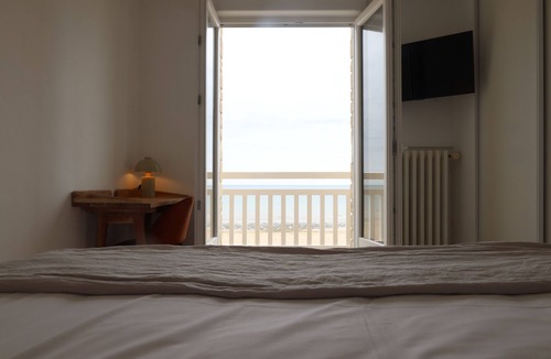 Saint-Regnobert-de-la-Cote-de-Nacre Hotel | Le Clos Normand