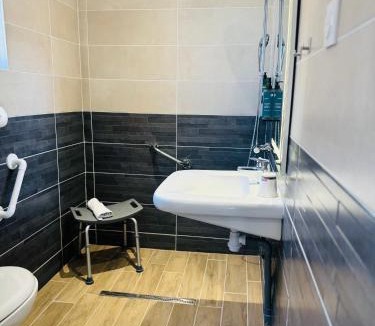 Saint-Regnobert-de-la-Cote-de-Nacre Hotel | Le Clos Normand