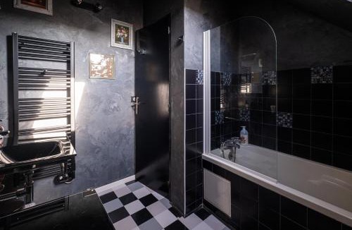 Tourny House | Le Clos Saint Paul