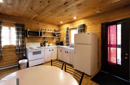 Saint-Luc-de-Bellechasse Ski Chalet | Le Coureur des Bois Spa 4-6 pers