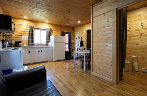 Saint-Luc-de-Bellechasse Ski Chalet | Le Coureur des Bois Spa 4-6 pers