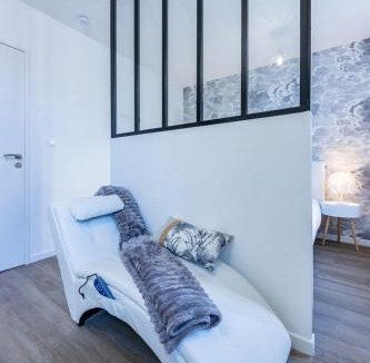 Agen Apartment | Le Cocon Agenais - Appart'Hôtel SPA - Clim - Melina & Alfred