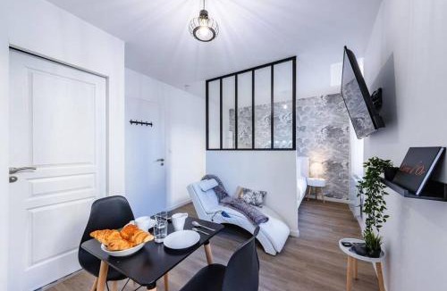 Agen Apartment | Le Cocon Agenais - Appart'Hotel SPA - Clim - Melina & Alfred