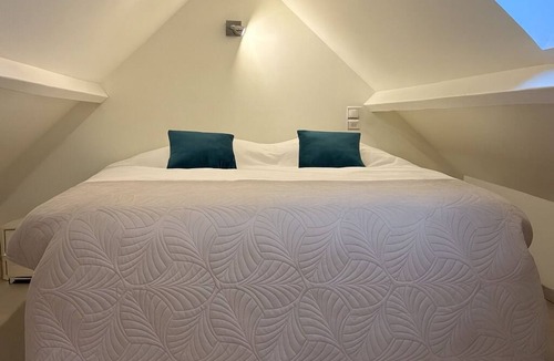 Precy-sur-Oise Apartment | Le Cocon Bleu, studio duplex cosy et lumineux