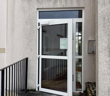 Fleury-les-Aubrais Apartment | Le Cocon Bright Large TV Free parking