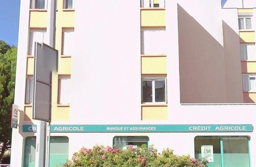 Troyes Apartment | LE COCON Cozy studio, parking, stadium, and shops